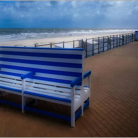 With 2 Bedrooms And 2 Bathrooms *